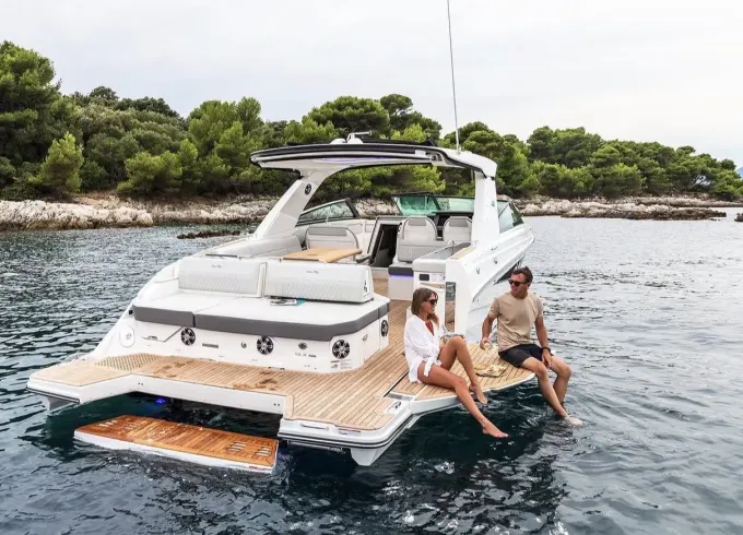 $550hr | 2 hrs Min | 12 Guests | SLX400