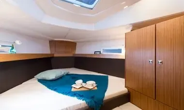 Bavaria Cruiser 37 Cruising Monohull Charter for 7 People in Procida, Italy