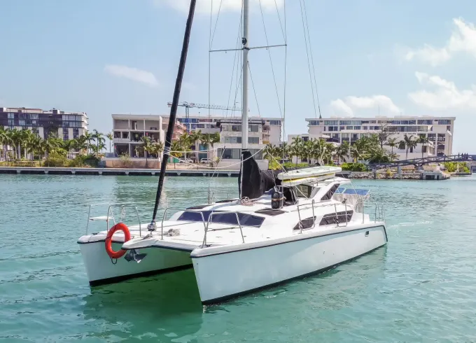 Private Cruises on 35' Gemini Sailing Catamaran in Cancún, Isla Mujeres
