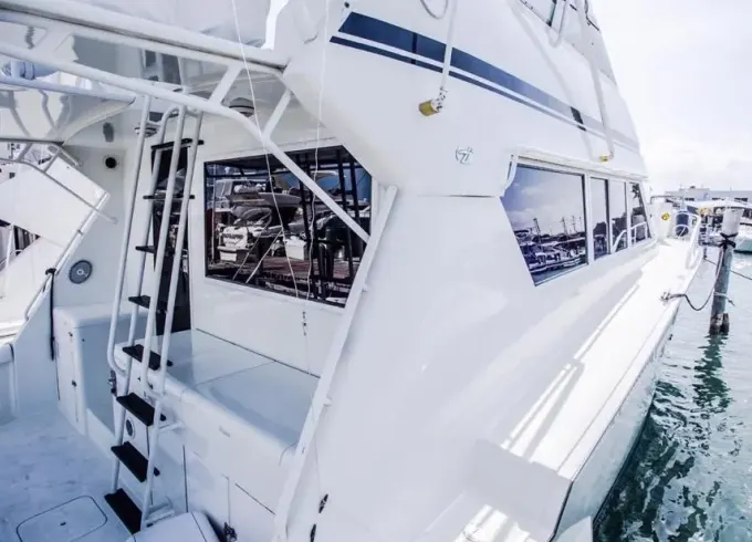 65ft Hatteras to 28 pax Free pick up transportation Hotel marina one way