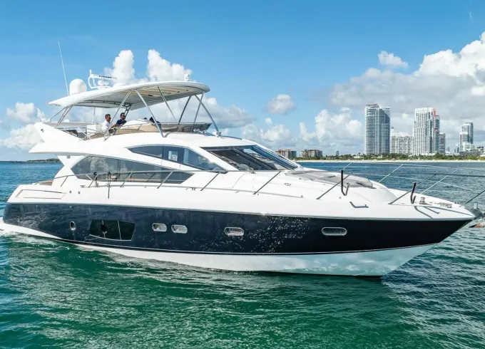 Luxurious 70ft Sunseeker serving Florida and Bahamas