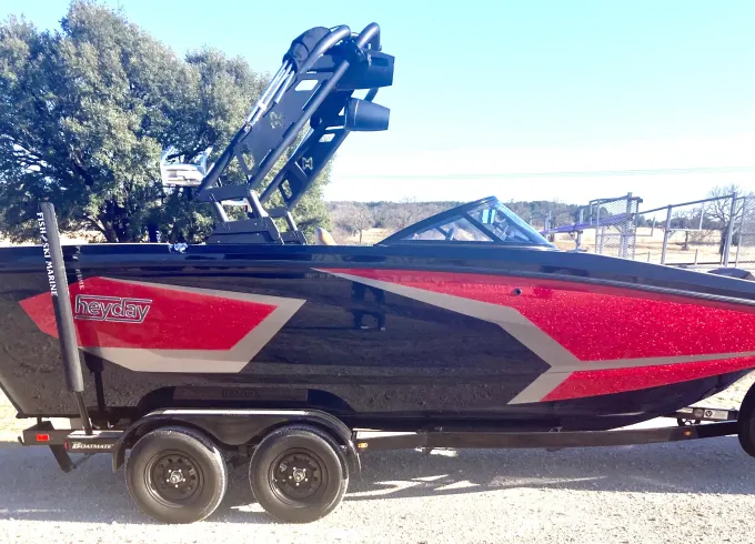 2022 Heyday WAKE BOAT WATER TOYS INCLUDED. SUNSET CRUISES AVAILABLE.