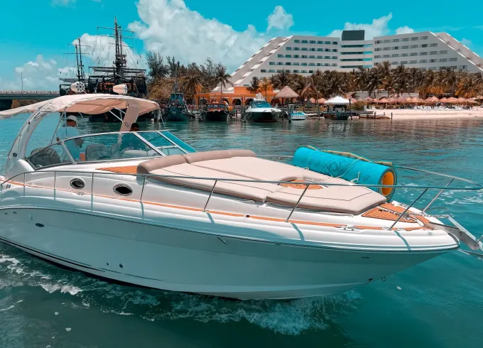 37ft Temple Sea Ray Yacht in Hotel Zone, Cancún, Mexico