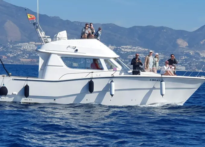 Private luxury yacht rental for up to 10 people
