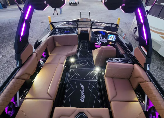 New 2024 Tigè Z3 Luxury WakeSurf Boat in Graford TX!!