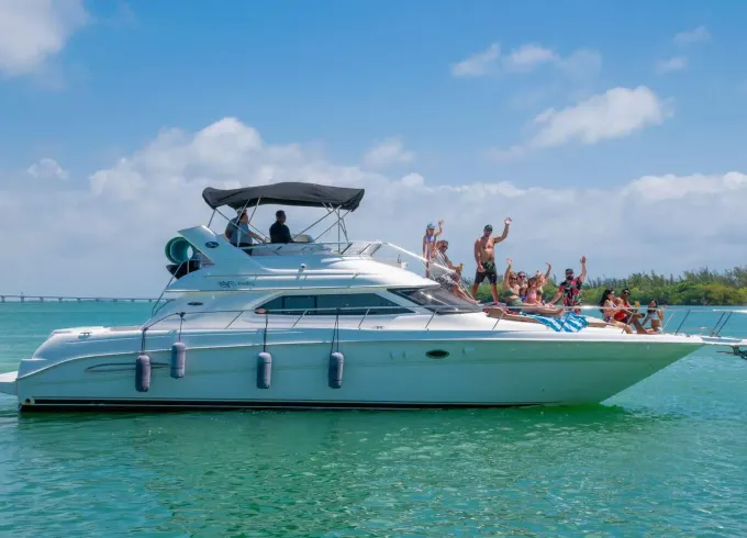 Enjoy a 48ft Venezia Yacht Charter in Cancun