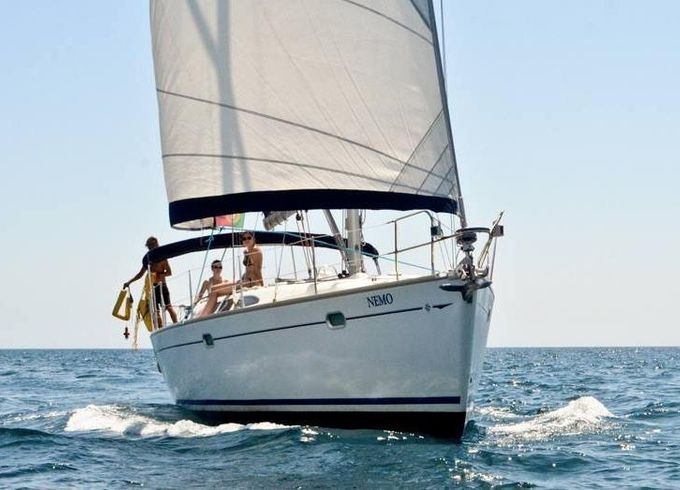 'Nemo' Jeanneau SO 43 monohull charter in Portimão