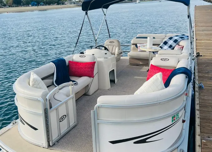 Beautiful boat for amazing time in Alamitos Bay | Harris Sunliner 220 Pontoon