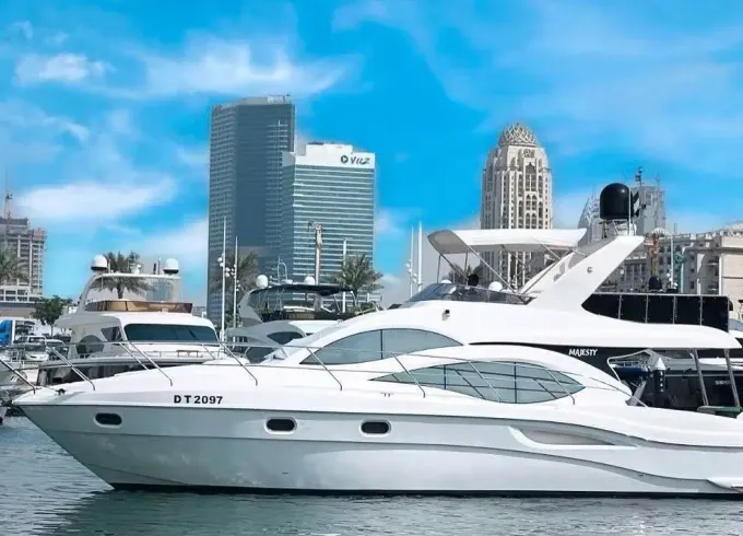 Experience DUBAI on our gorgeous 52ft Majesty
