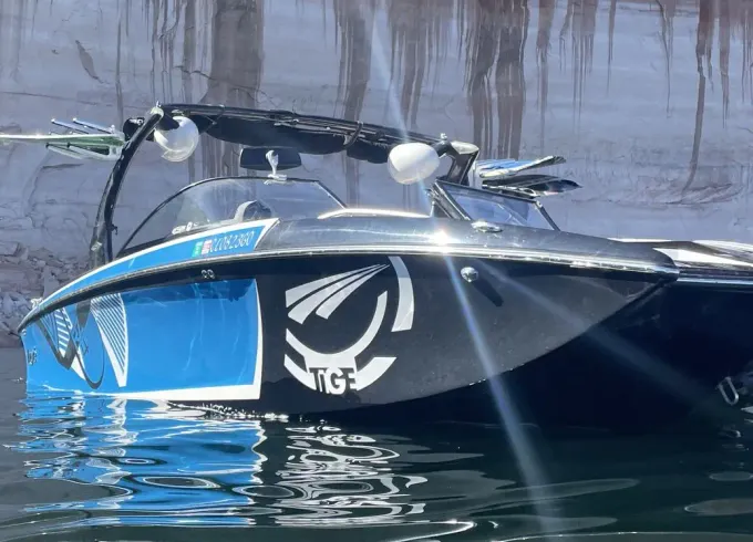 2013 Tige RZ4 Surf Boat