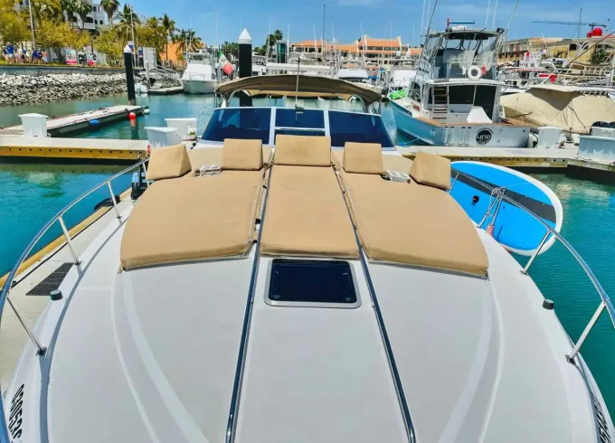 Sea Ray available for rent in Cabo San Lucas