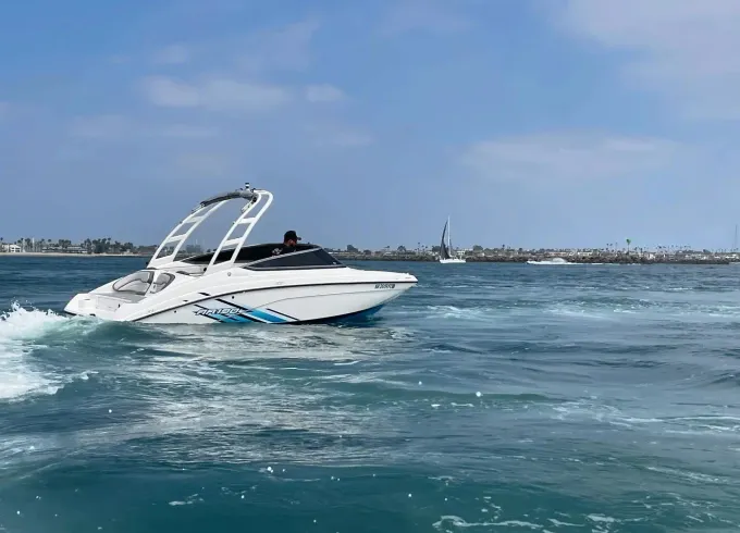 Wave ventures on the water 🚤 Yamaha boat 6 people