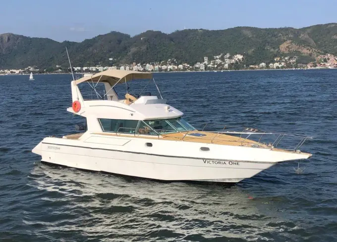 Book the 40ft Ibiza to experience an exclusive tour around Rio de Janeiro coast!