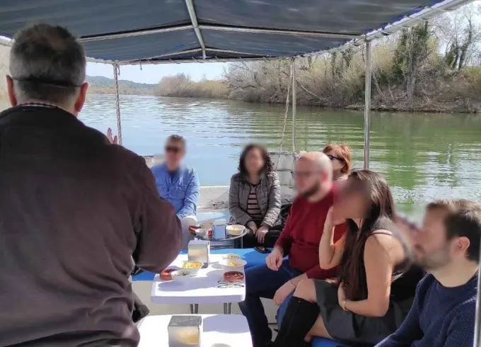 COMFORTABLE 12 PASSENGERS BOAT TO SAIL RIVER EBRO FROM TORTOSA