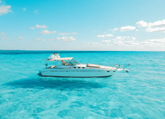 Cruise on this Sea Ray 43ft Luxury Yacht in Cancun, Quintana Roo