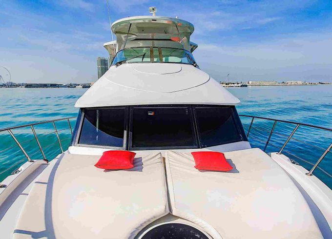 62’ Blue Water Luxury Cruiser for Iconic Dubai Route