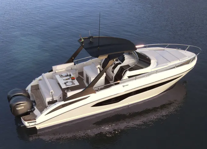 Luxury speedboat FIM 340 Regina