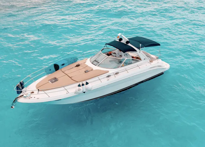 Beautiful 43ft SeaRay, Isla Mujeres, snorkel, WIFI included