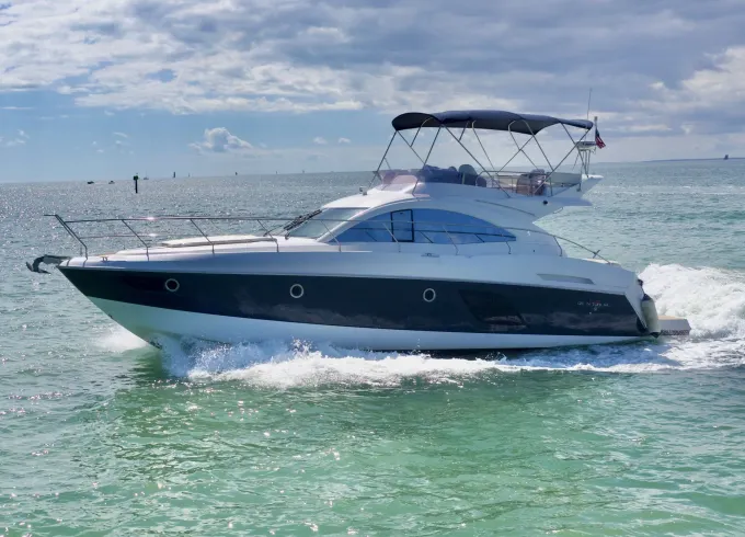 Luxury Beneteau 52' Flybridge Motor Yacht