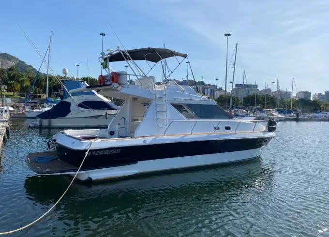36ft Dreams Oceanic Motor Yacht Rental in Rio de Janeiro, Brazil