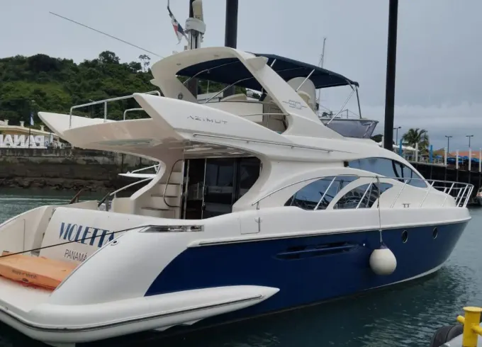 Azimut 50 Luxury Yacht Charter for 12 guests in Panama City
