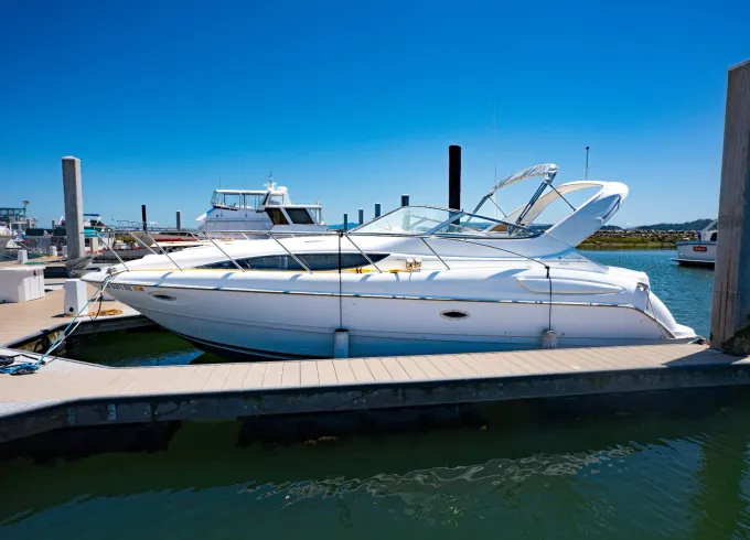 32ft Bayliner Avanti Sunbridge Motor Yacht Cruising San Francisco Bay