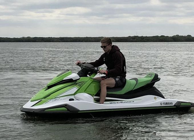 3 Day Minimum:  2018 Sun Tracker Party Barge 24 Pontoon Boat | Lake Bridgeport