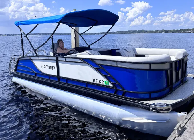 22ft Goodfrey Tritoon in Orlando - Max 12 People | Lake delivery available