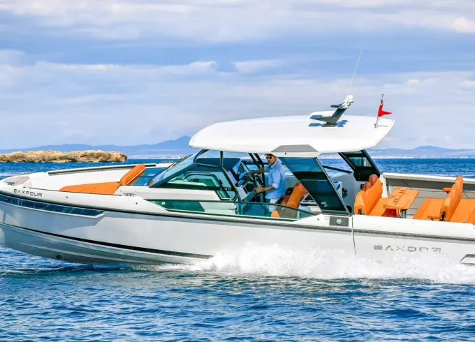 Saxdor 320 GTO in Puerto Portals Mallorca