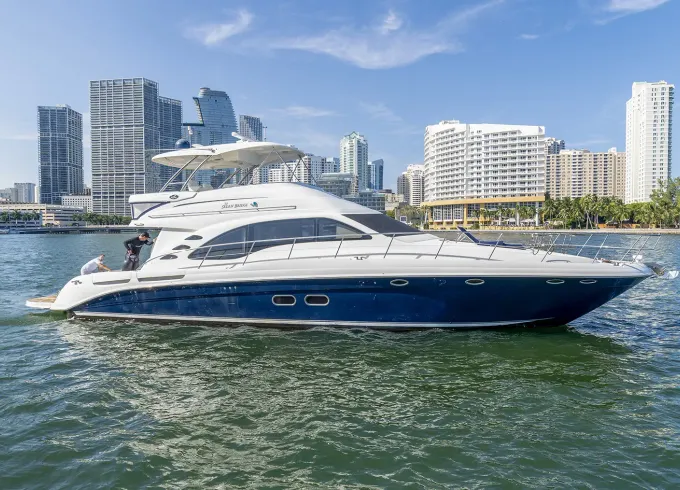 58ft Searay Sedan Bridge for 13 people in Miami
