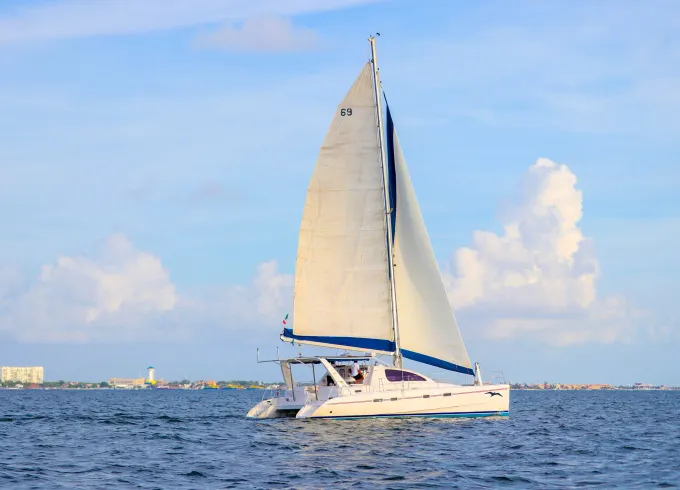 42ft Catamaran Private Charter / Capacity 30 people