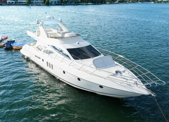 Captained 70ft Azimut Mega Yacht In Miami Beach Marina