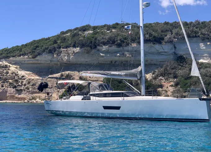 COME AND SAIL ON THIS BEAUTIFUL ELAN MONOHULL BUILT FOR PERFORMANCE AND COMFORT