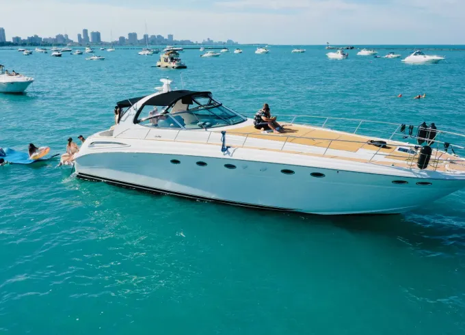 55' Sea Ray 510 Sundancer Luxury Yacht in Chicago with Captain and Deckhand