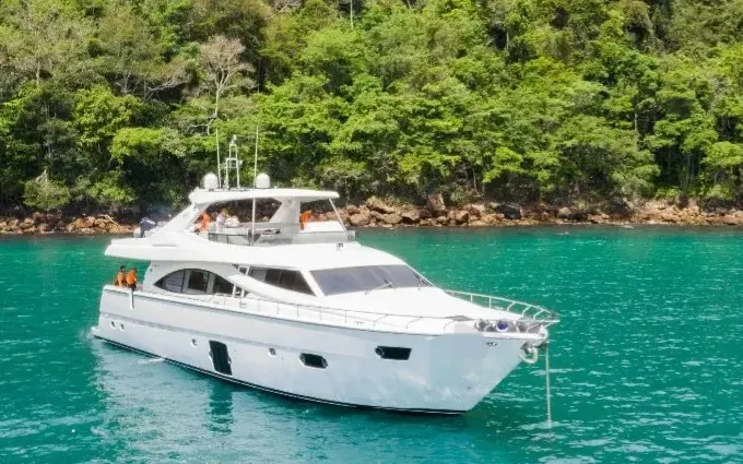 83ft Príncipe Ferretti Power Mega Yacht Rental in Angra dos Reis, Rio de Janeiro