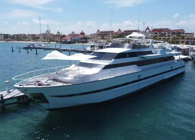 115' Versilcraft Royal Yacht holds up to 60 people in Cancún, Mexico