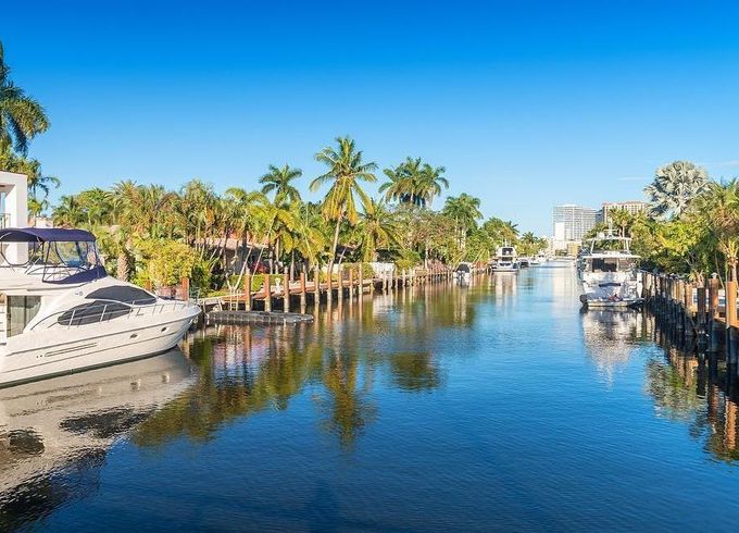 Private Yacht Charter for 6 Person in Fort Lauderdale, Florida