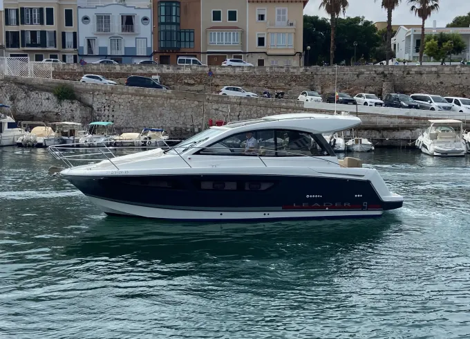 Jeanneau Leader 9 – Ultimate Performance & Luxury on the Water