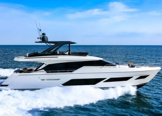 Ferretti Yachts 720 in Dubai Marina