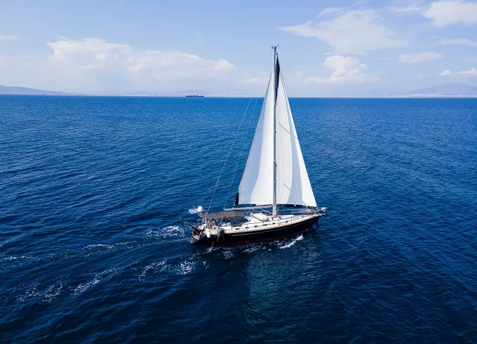 Private luxury sailing cruises in Athens