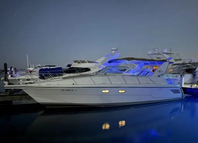 42ft Trojan Party Yacht Chicago for 12 Guests Every Occasion