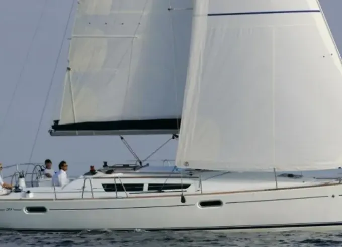Jeanneau 39i Julia Sailing Yacht in NY Harbor