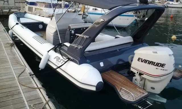 Former Drop 30 Zodiac in Lagonisi