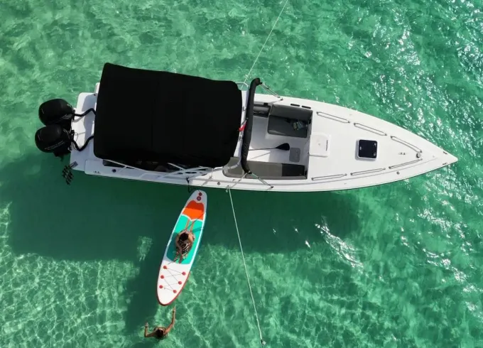 Charter Formula III Open 32 in St Maarten