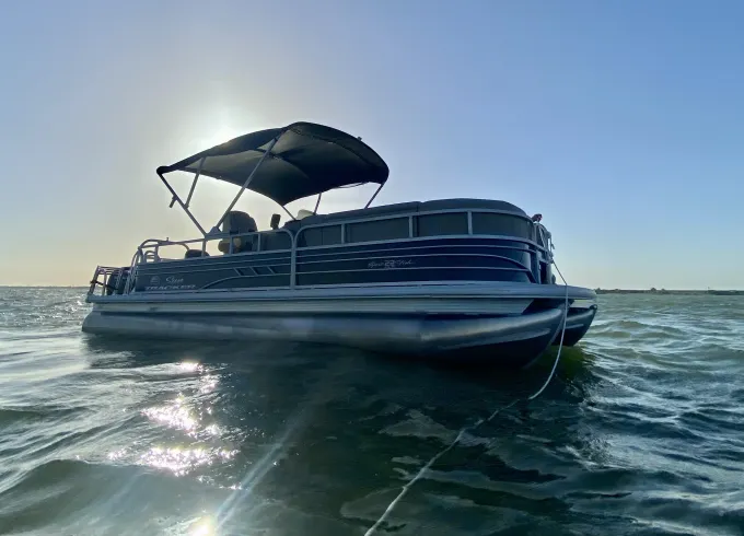 24ft SunTracker Party/Fishing Pontoon at Cedar Creek Reservoir, Texas
