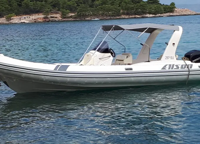 Explore Dalmatian Coast with Alson Flash 750 RIB