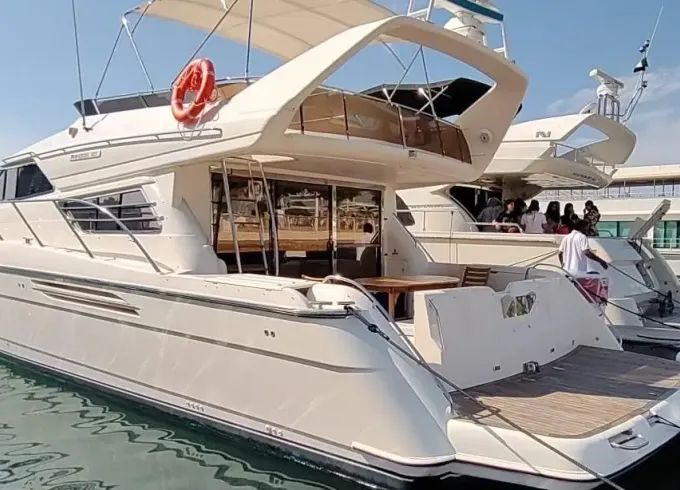 Cruise Onboard the finest 60ft Yacht in Dubai