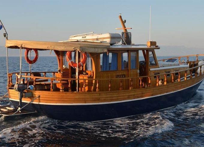 Classic Boat - Exclusive Bareboat Charter in Zadar, Croatia