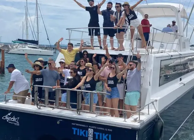 40 Guest Party Boat in Cancun Open Bar & DJ