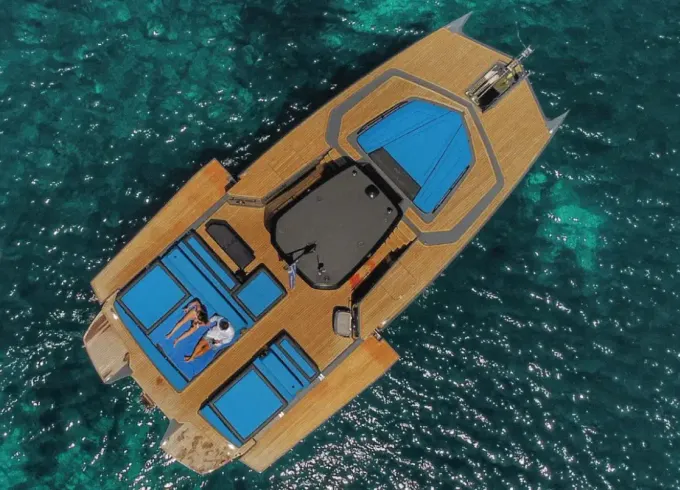 Luxury Yacht Charter Experience:  Sunreef 40 Motor Yacht